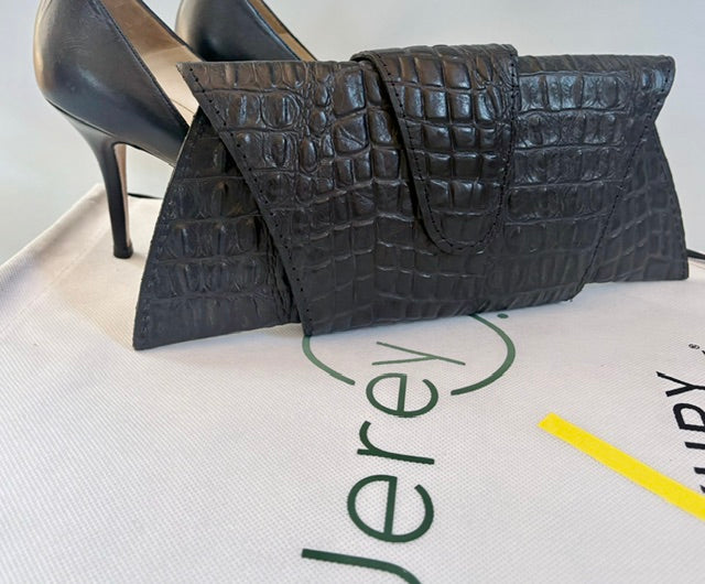 JereyO. Wrap Clutch Full Grain Leather Bag
